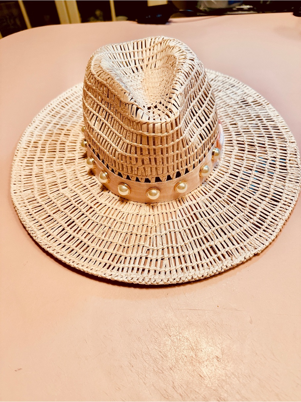NWT Beyond the Beach “Ollie” Pearl Hat - light pink